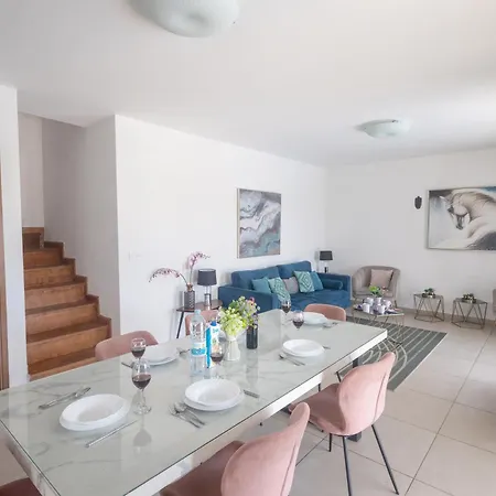 Sea Satin - Center Villa