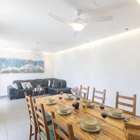 Sea Satin - Center Aya Napa