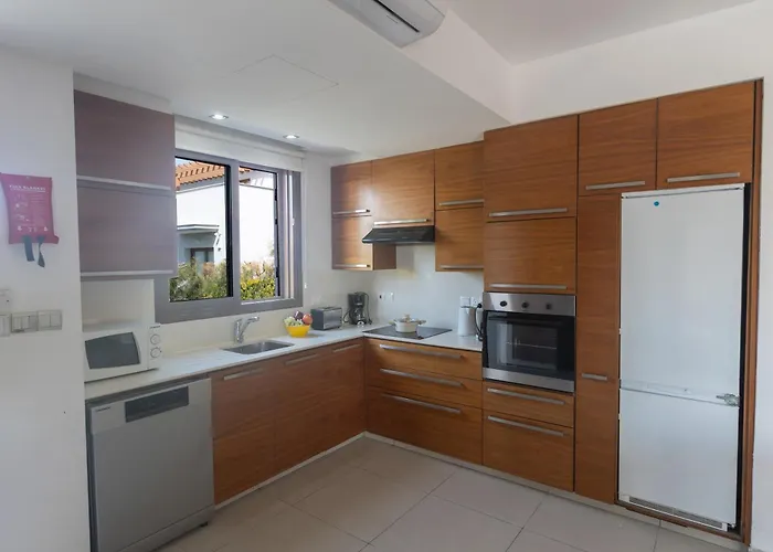 Sea Satin - Center * Ayia Napa